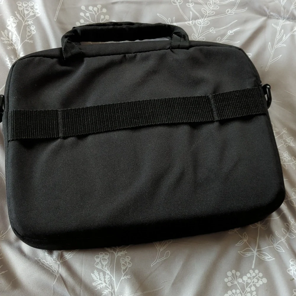 Amazon Basics tablet carrier